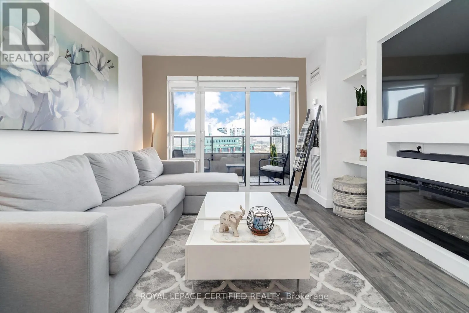 1527 - 25 KINGSBRIDGE GARDEN CIRCLE