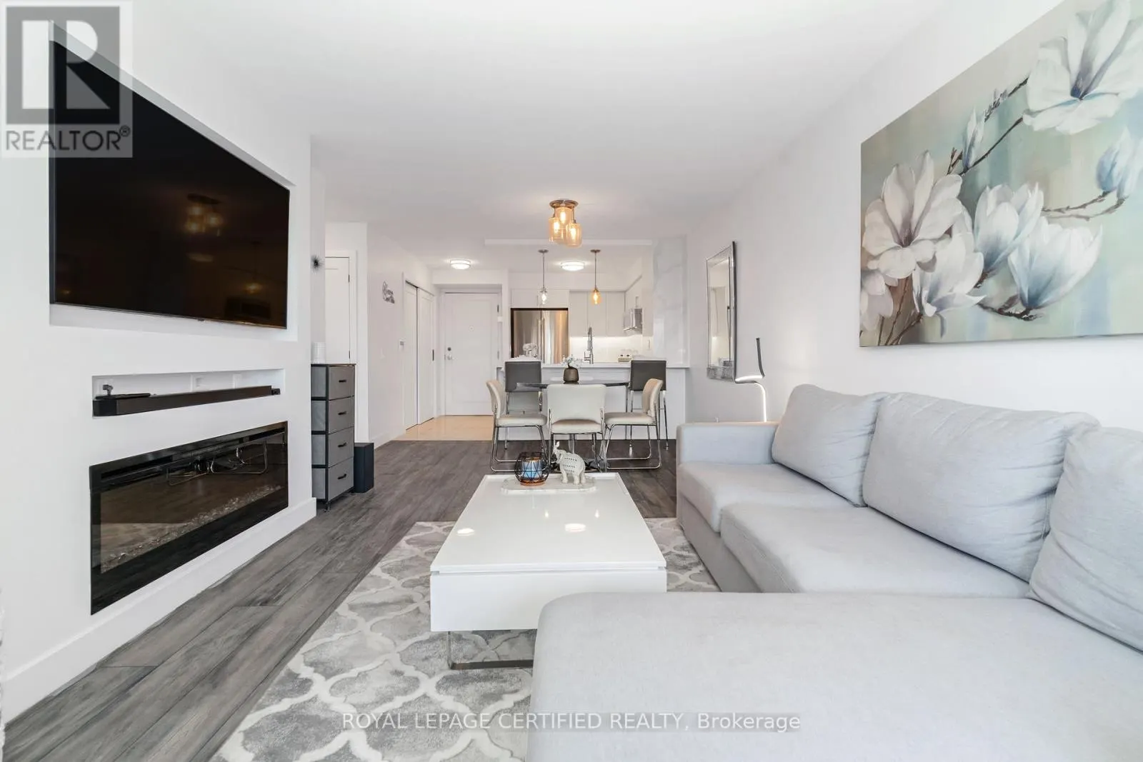 1527 - 25 KINGSBRIDGE GARDEN CIRCLE