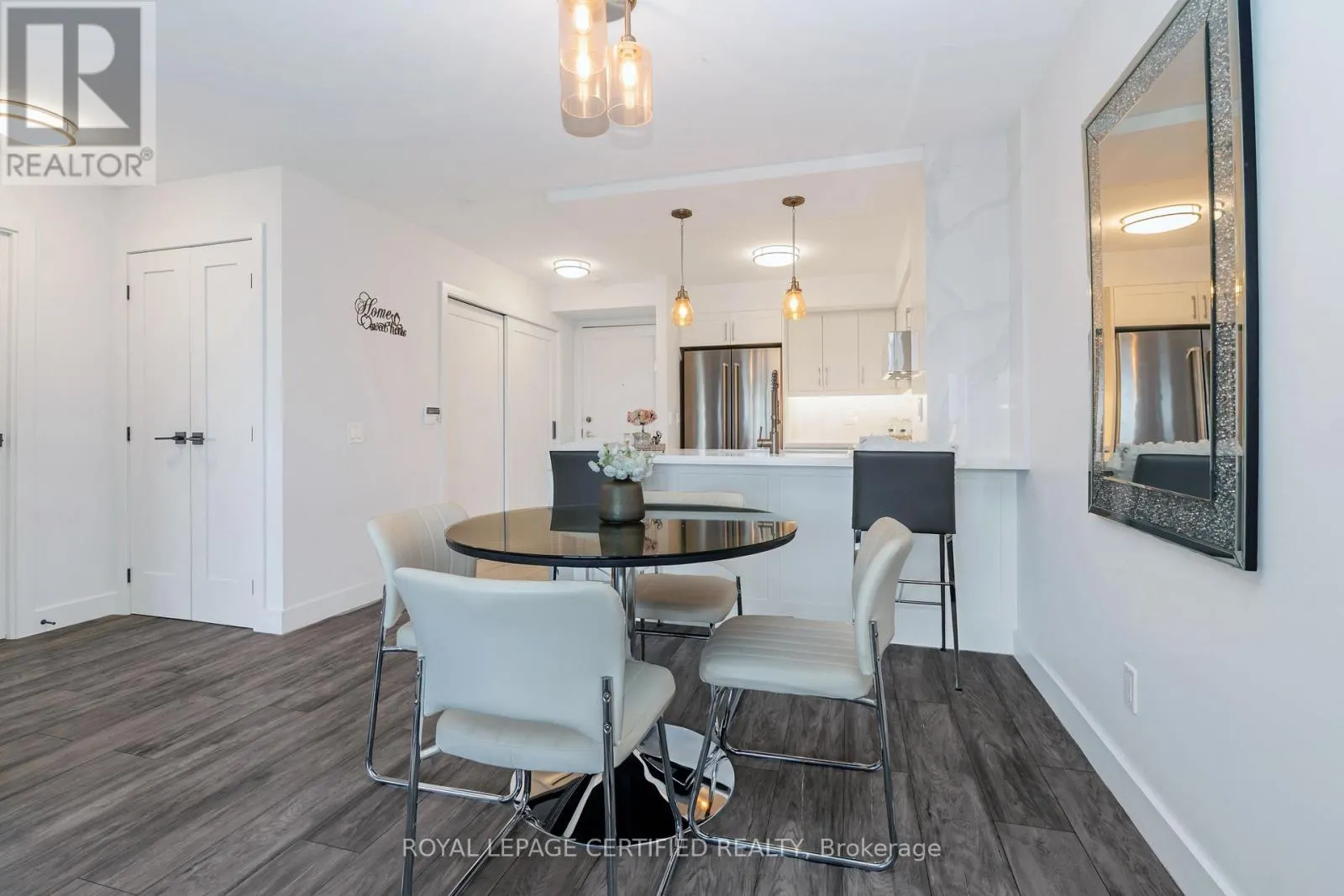 1527 - 25 KINGSBRIDGE GARDEN CIRCLE