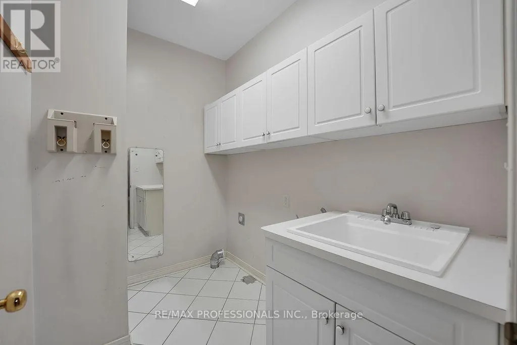 5 - 2228 TURNBERRY ROAD
