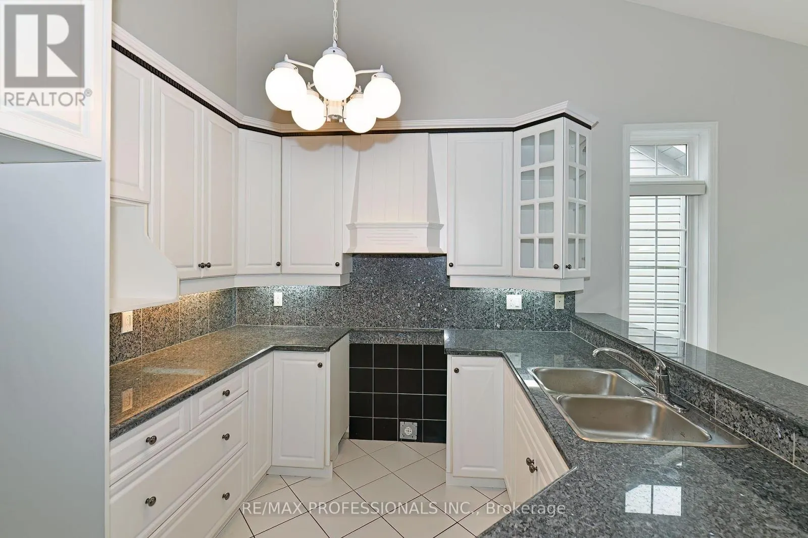 5 - 2228 TURNBERRY ROAD