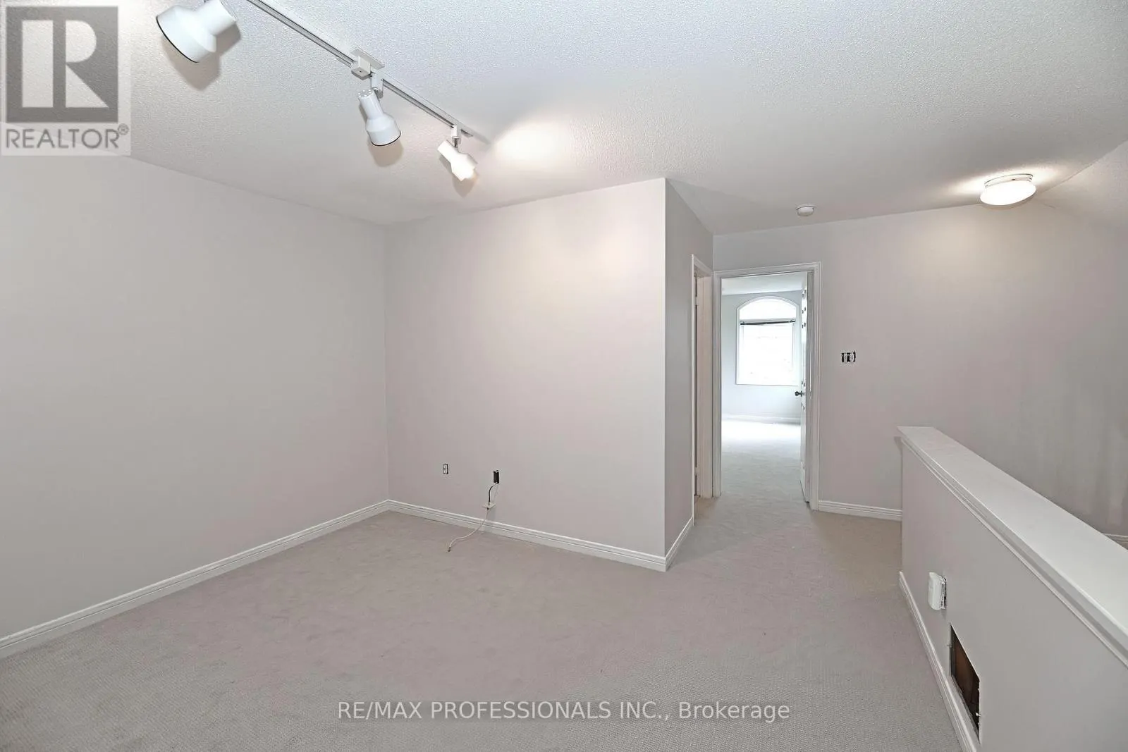 5 - 2228 TURNBERRY ROAD