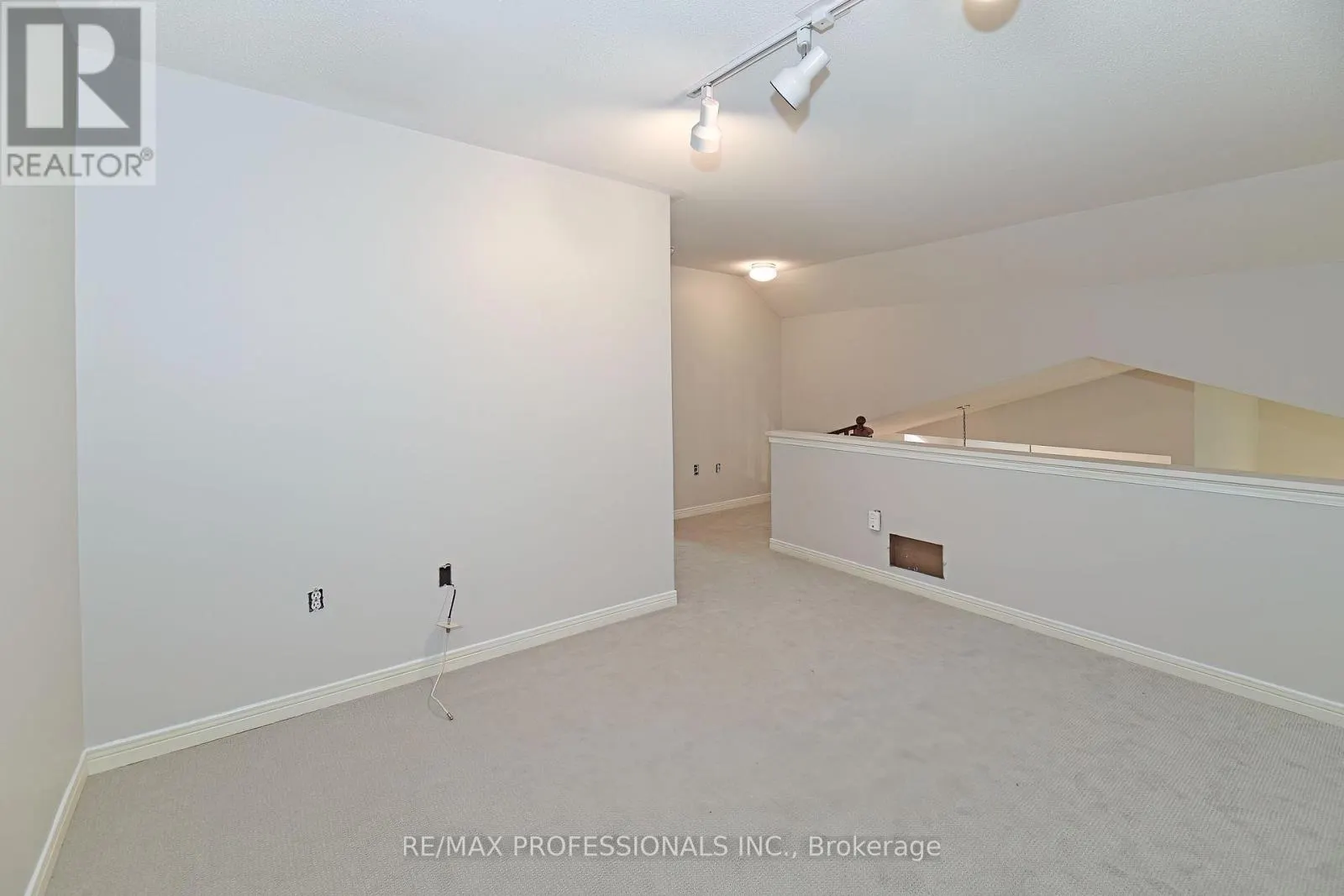 5 - 2228 TURNBERRY ROAD