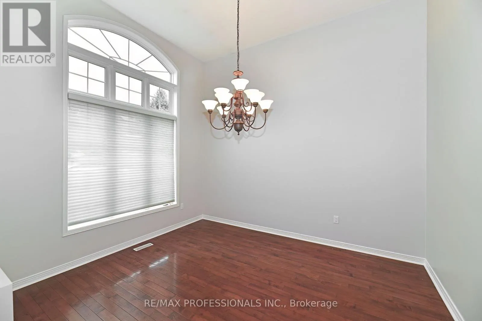 5 - 2228 TURNBERRY ROAD