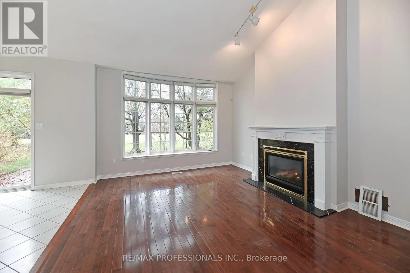 5 - 2228 TURNBERRY ROAD