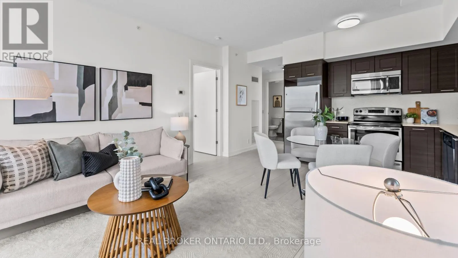 1604 - 2220 LAKE SHORE BOULEVARD W