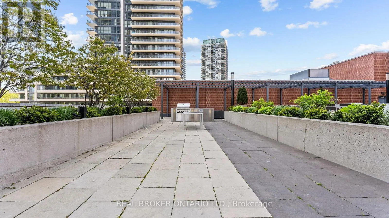 1604 - 2220 LAKE SHORE BOULEVARD W