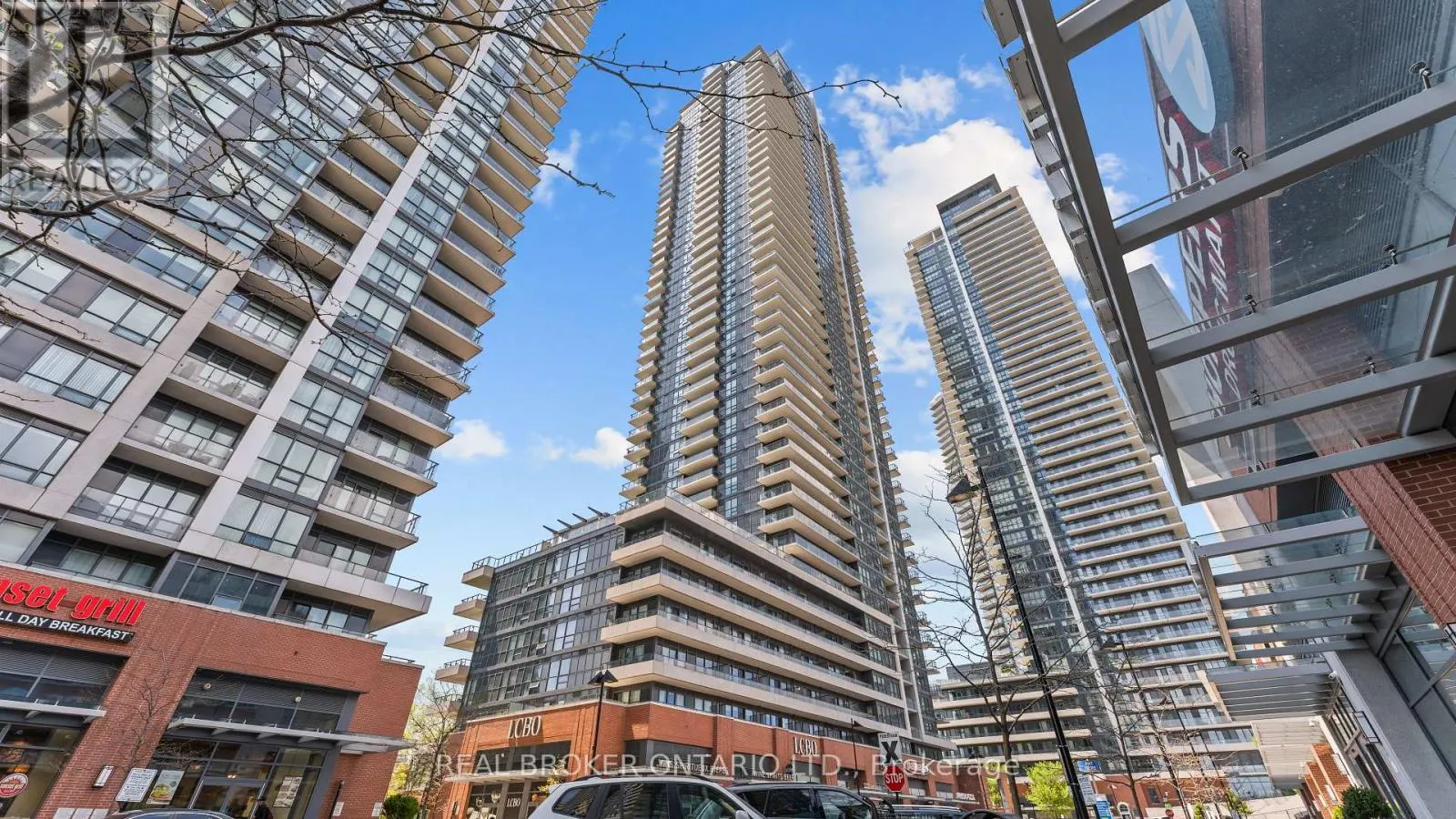 1604 - 2220 LAKE SHORE BOULEVARD W