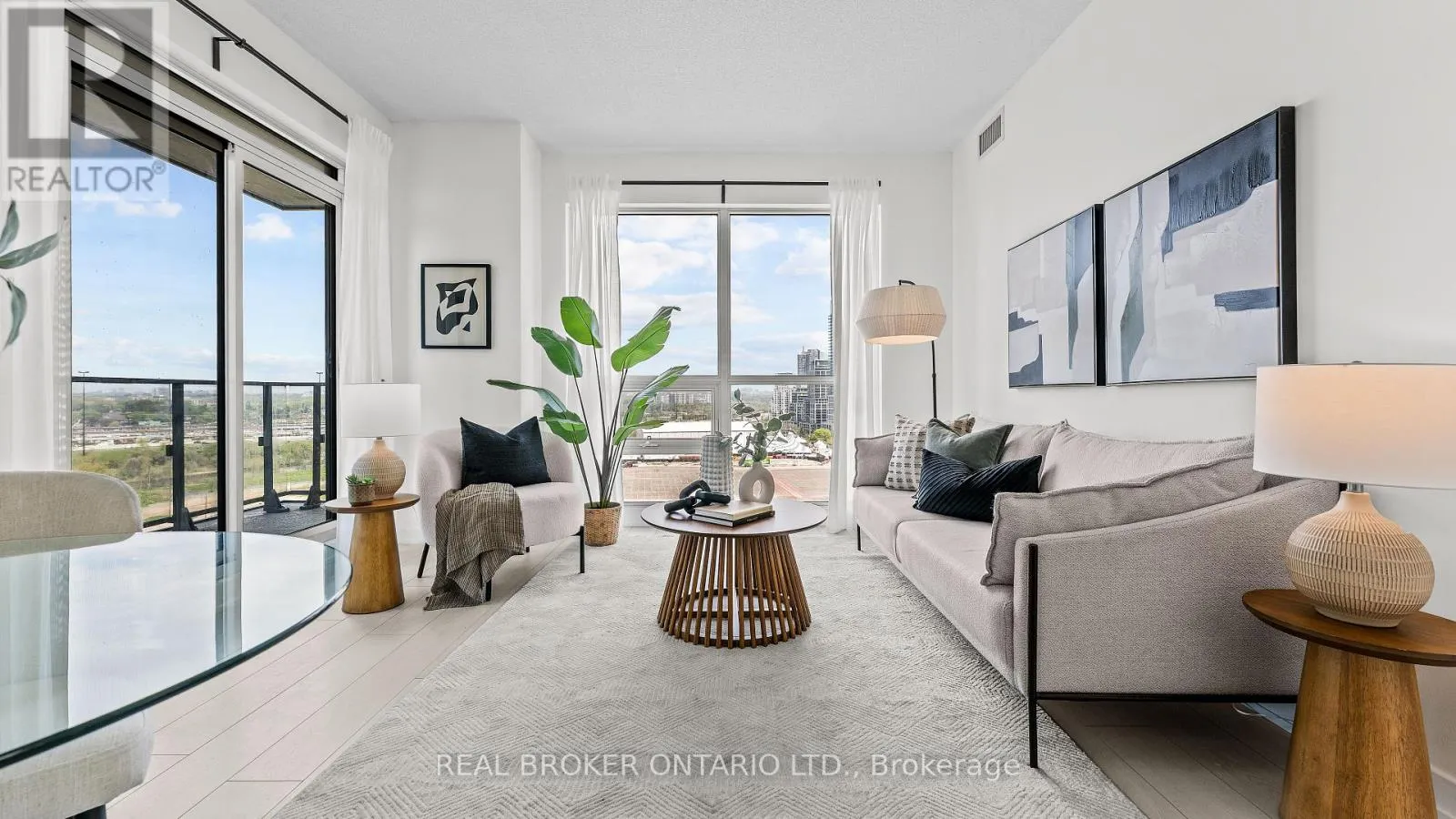 1604 - 2220 LAKE SHORE BOULEVARD W