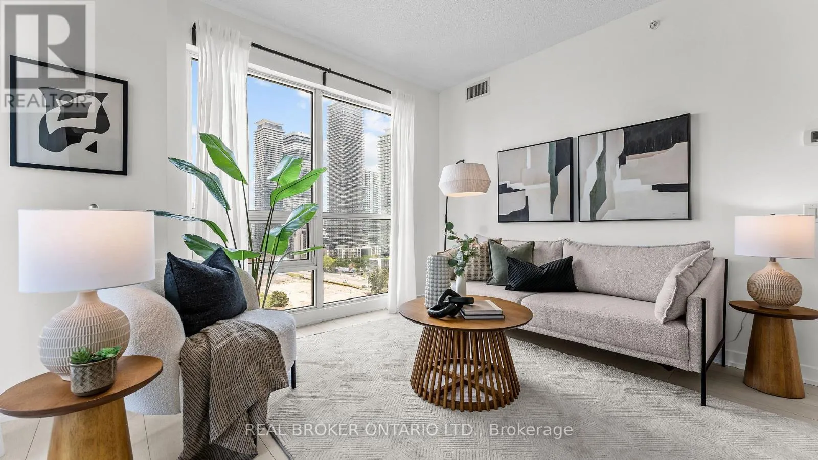 1604 - 2220 LAKE SHORE BOULEVARD W