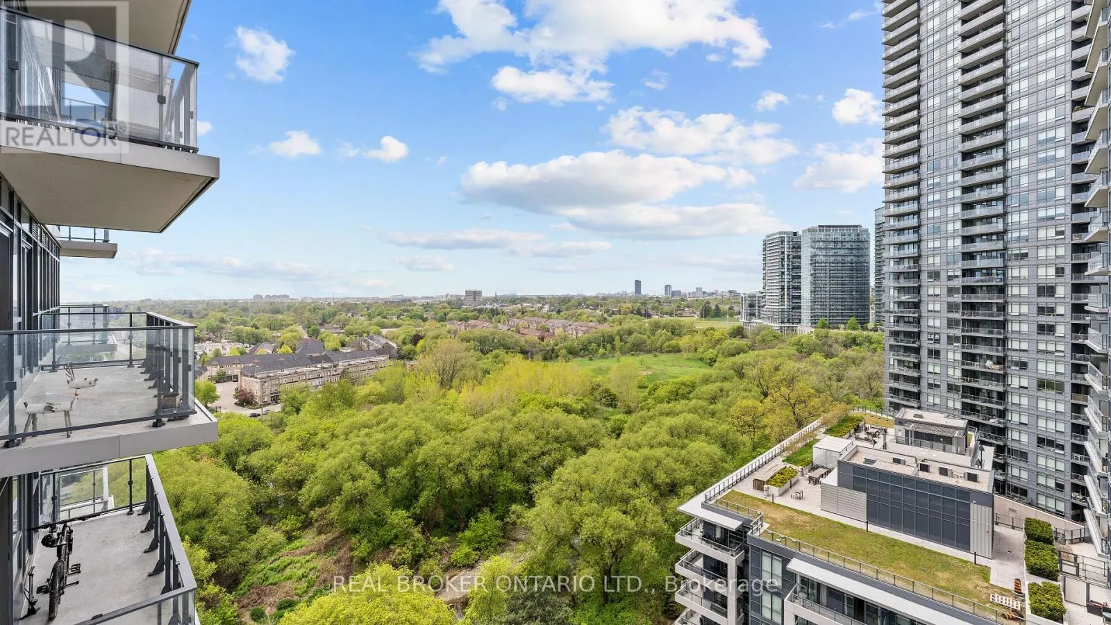 1604 - 2220 LAKE SHORE BOULEVARD W