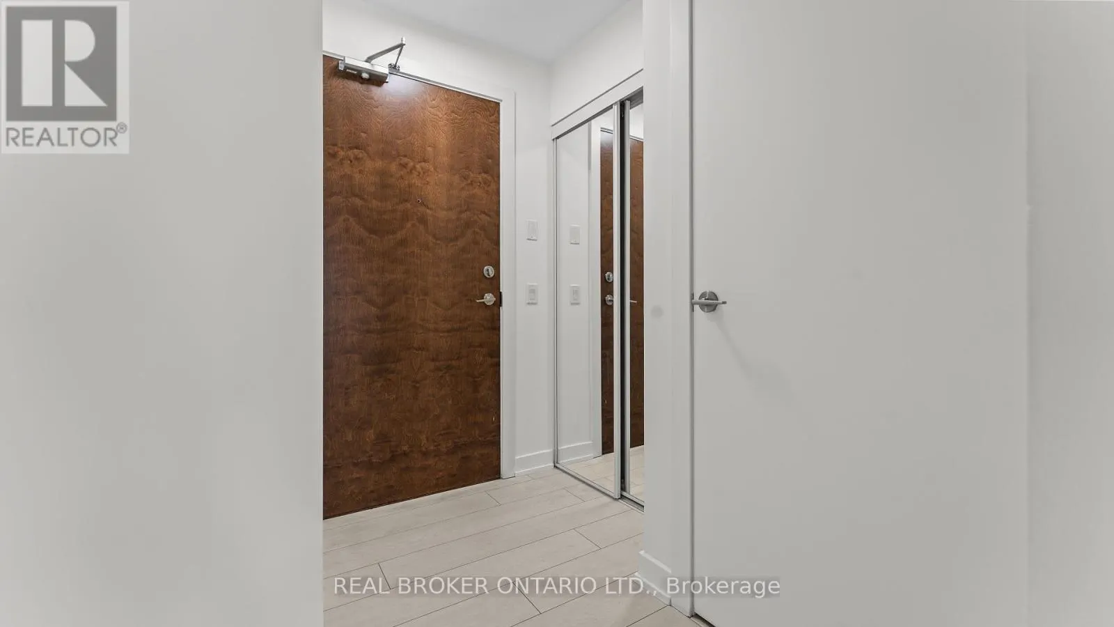 1604 - 2220 LAKE SHORE BOULEVARD W