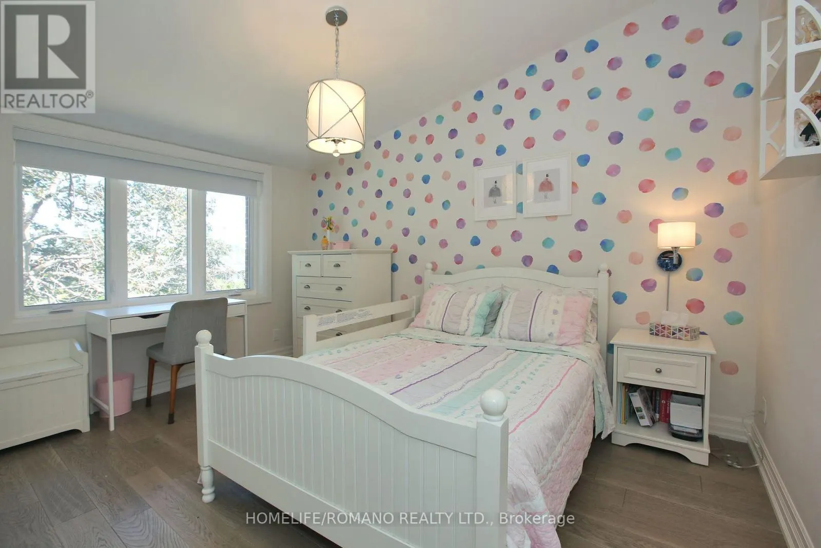 72 DEVERELL CRESCENT