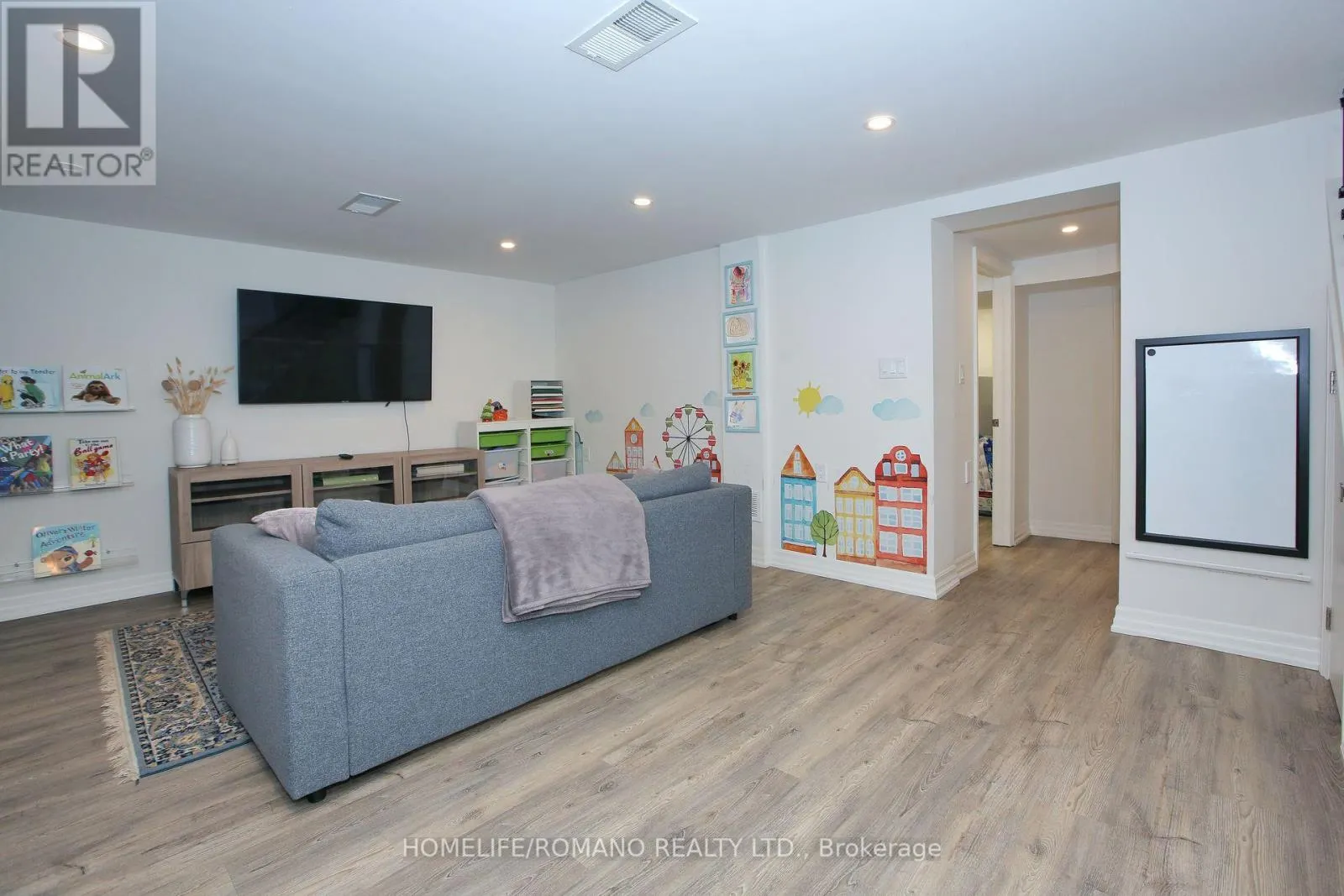 72 DEVERELL CRESCENT
