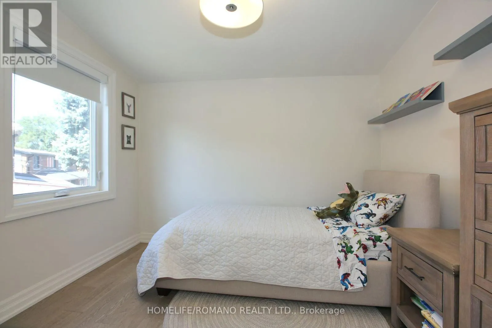 72 DEVERELL CRESCENT