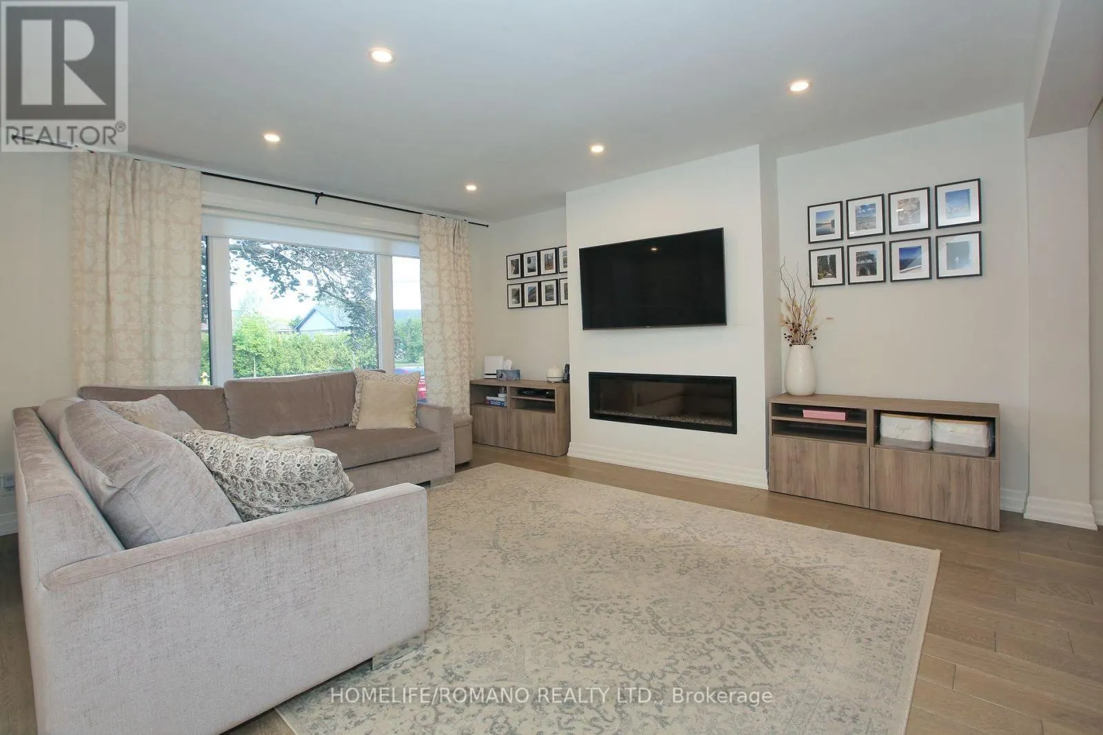72 DEVERELL CRESCENT