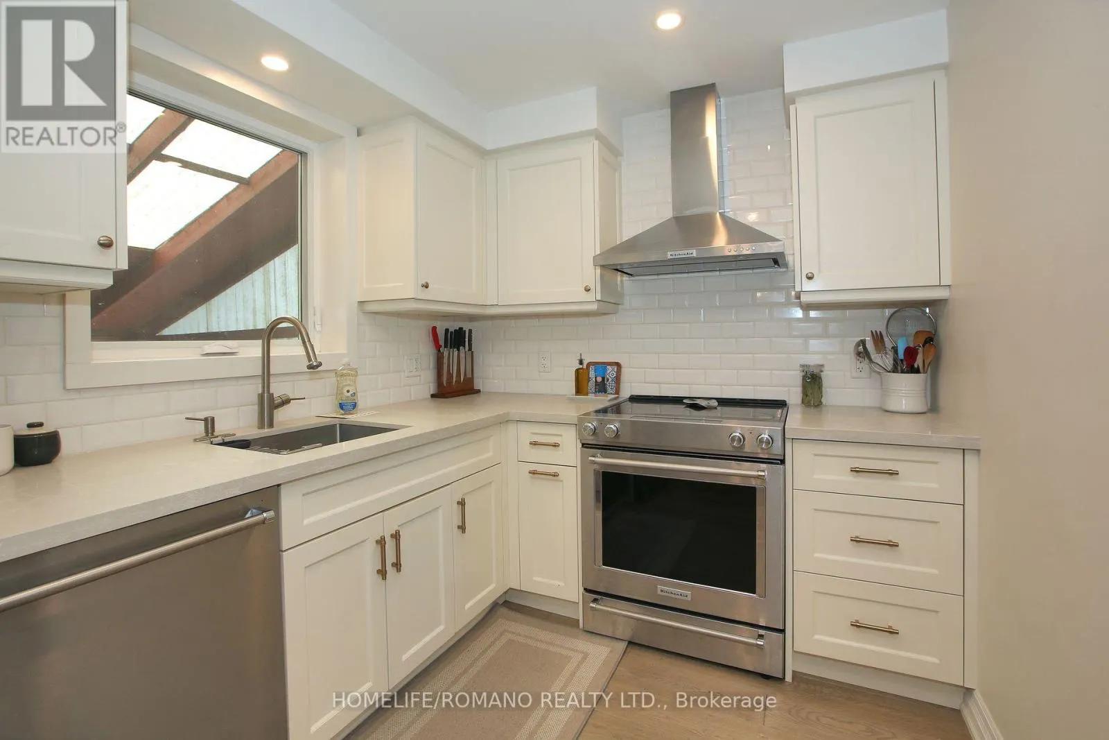 72 DEVERELL CRESCENT