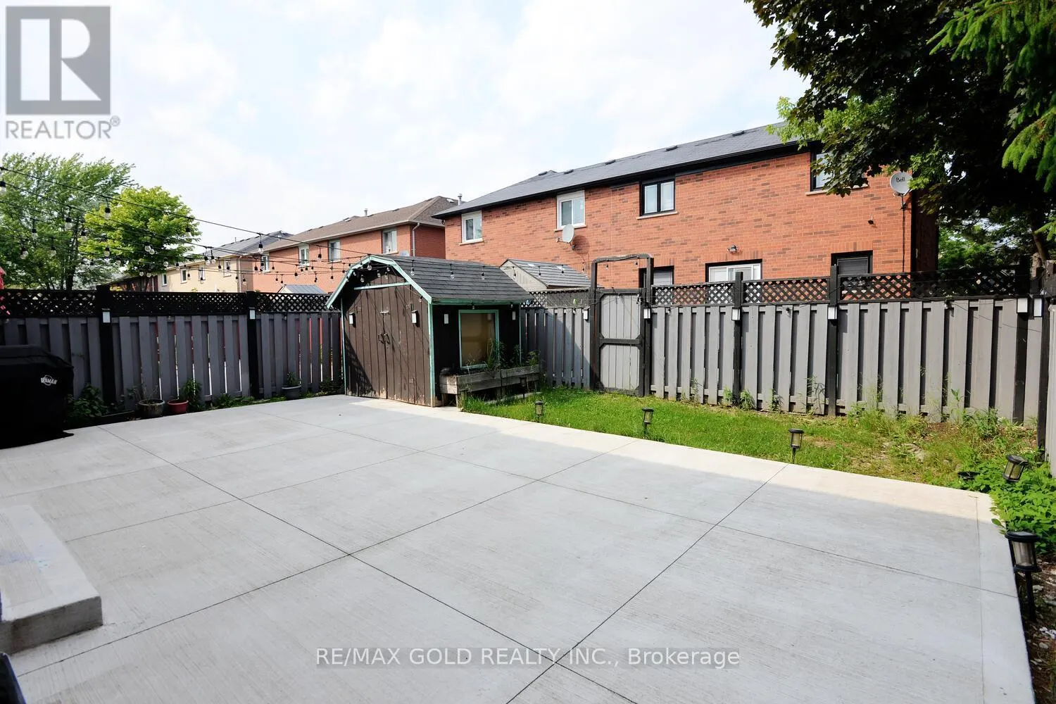 7 LOFTY PINES PLACE