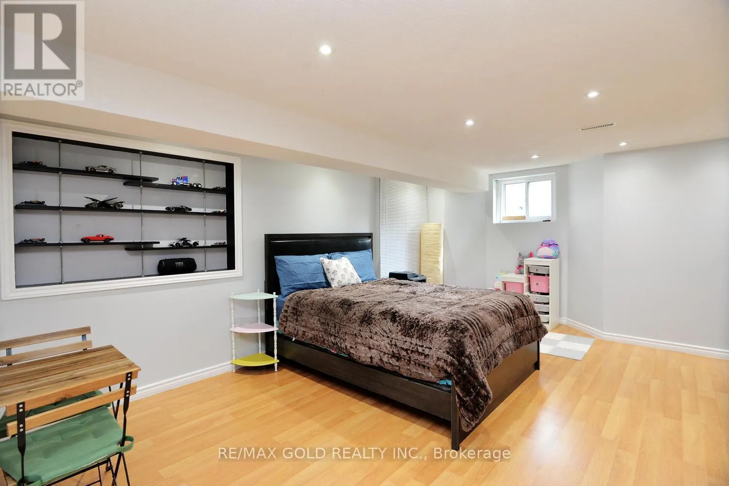 7 LOFTY PINES PLACE