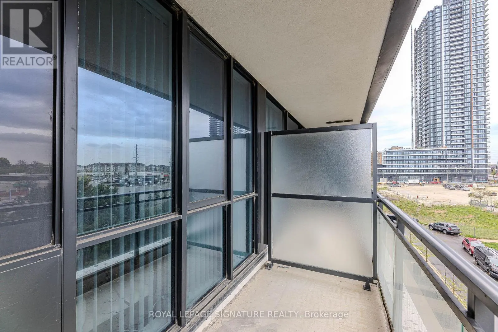 408 - 55 EGLINTON AVENUE W