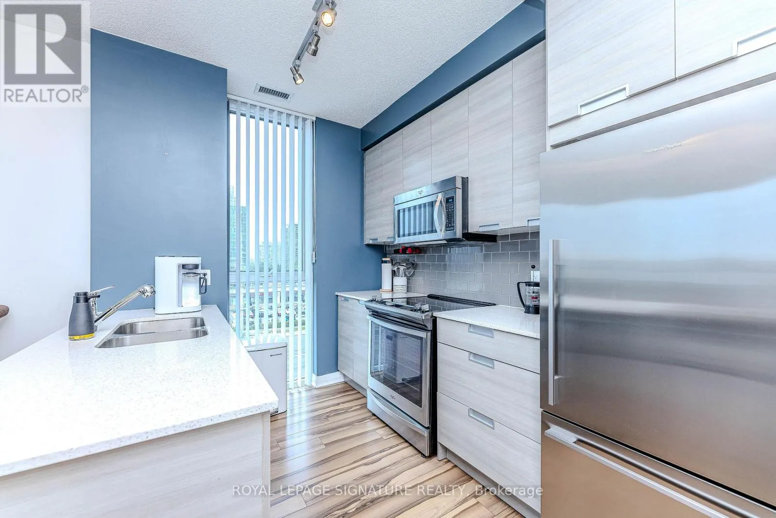408 - 55 EGLINTON AVENUE W