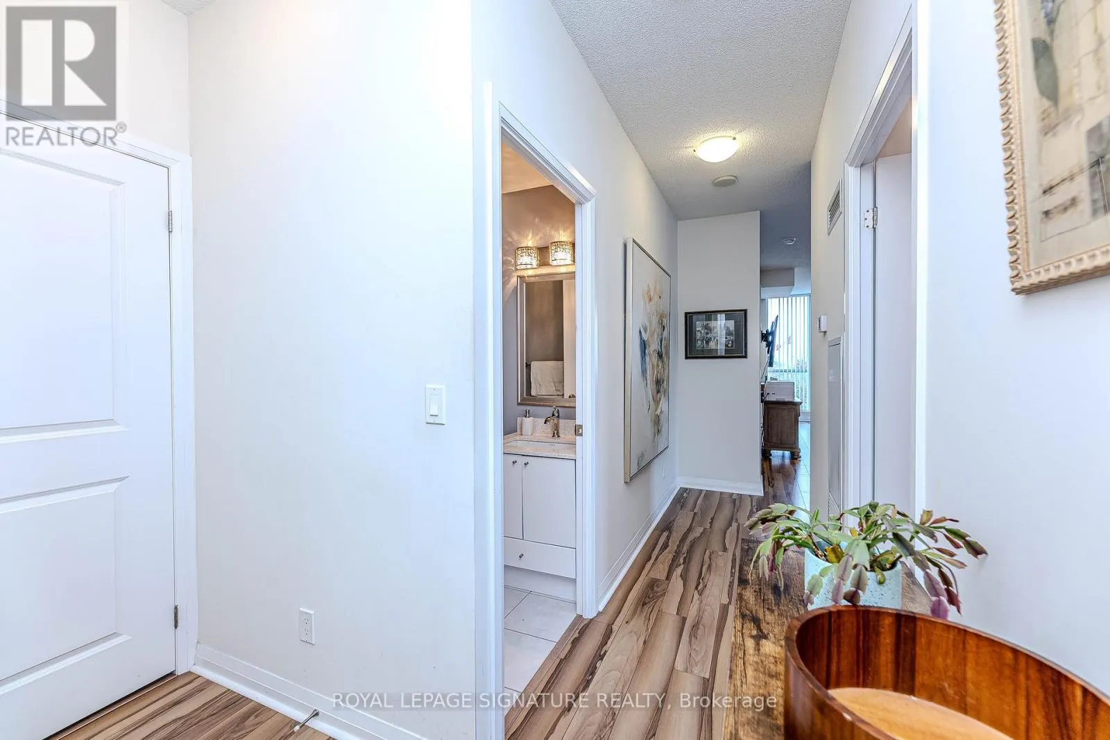408 - 55 EGLINTON AVENUE W