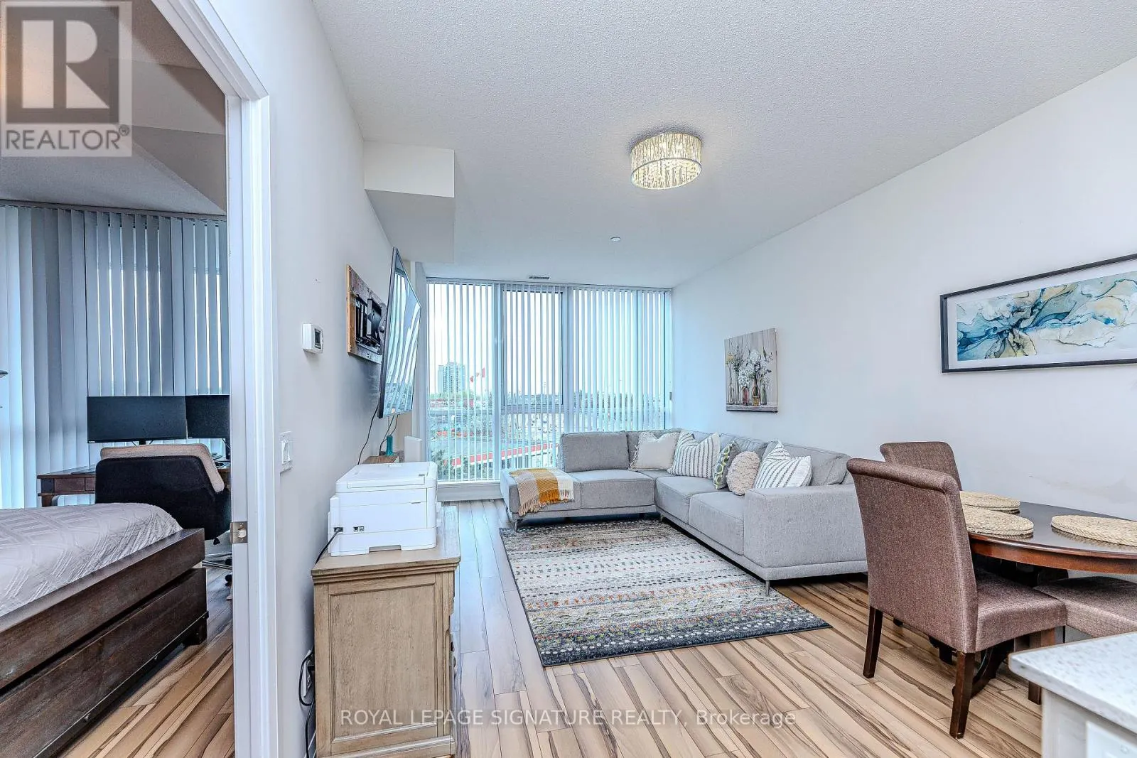 408 - 55 EGLINTON AVENUE W