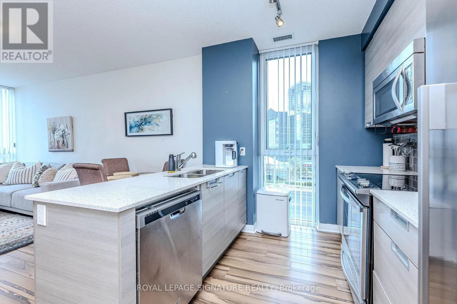408 - 55 EGLINTON AVENUE W