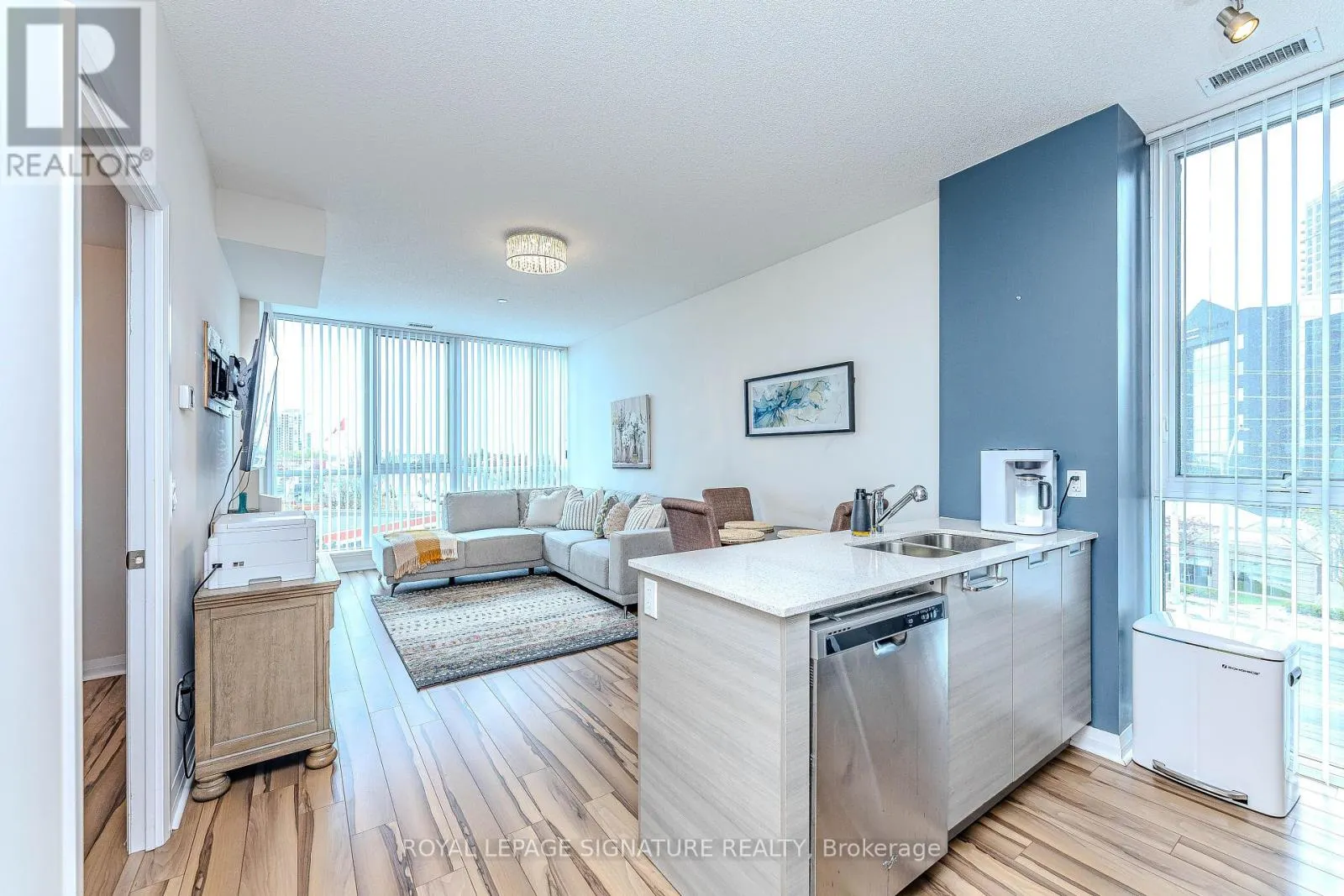 408 - 55 EGLINTON AVENUE W
