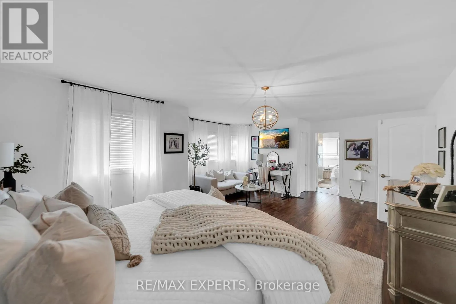 22 GOODERHAM DRIVE