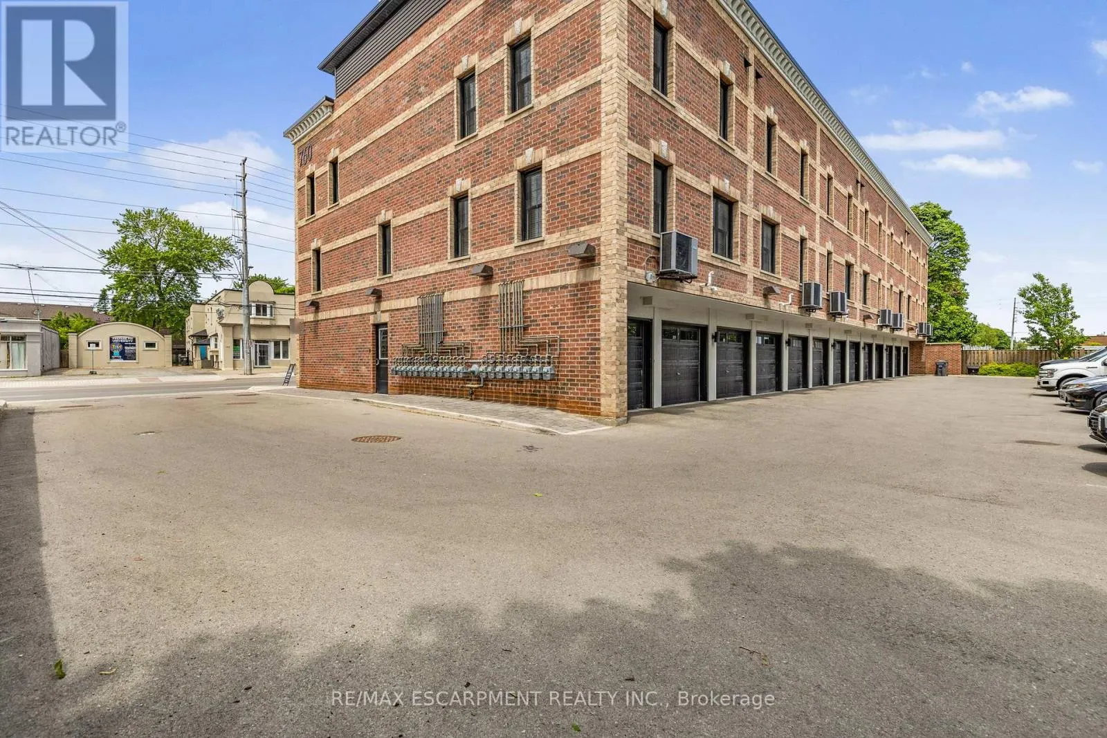 206 - 760 LAKESHORE ROAD E