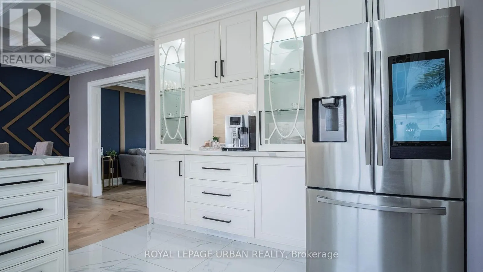 4 DEERFIELD CRESCENT