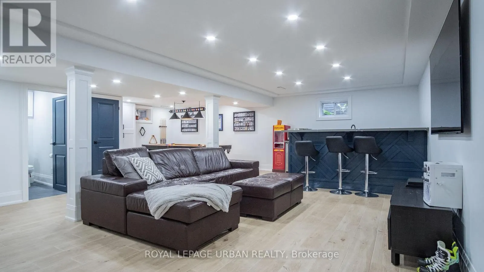 4 DEERFIELD CRESCENT