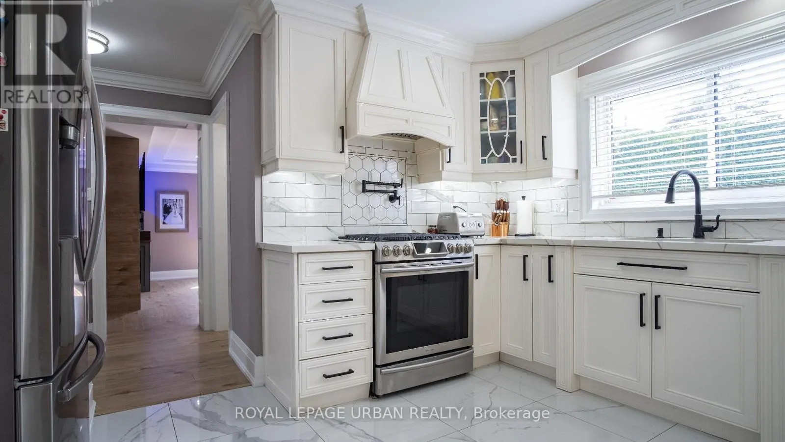 4 DEERFIELD CRESCENT