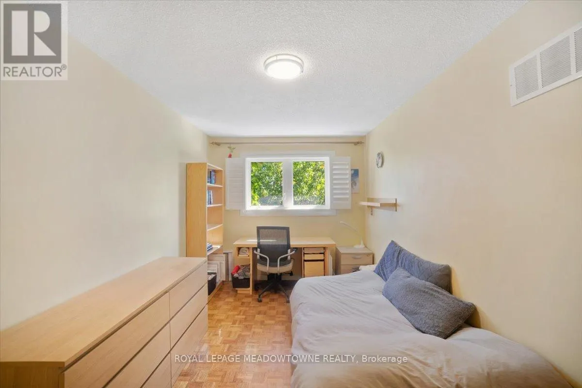 836 GREYCEDAR CRESCENT