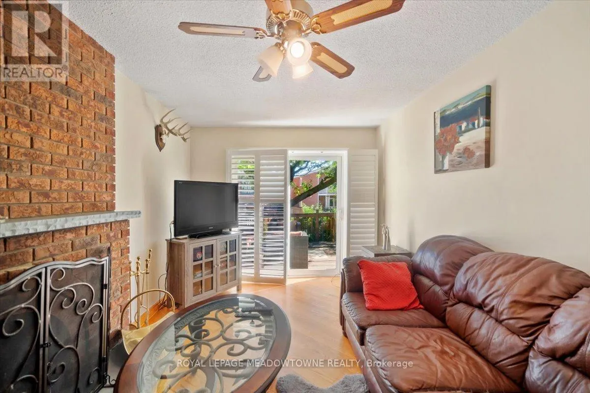 836 GREYCEDAR CRESCENT