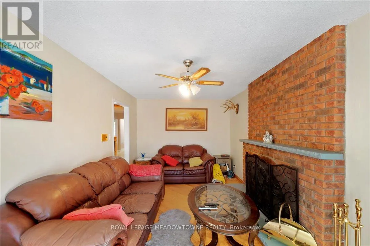 836 GREYCEDAR CRESCENT