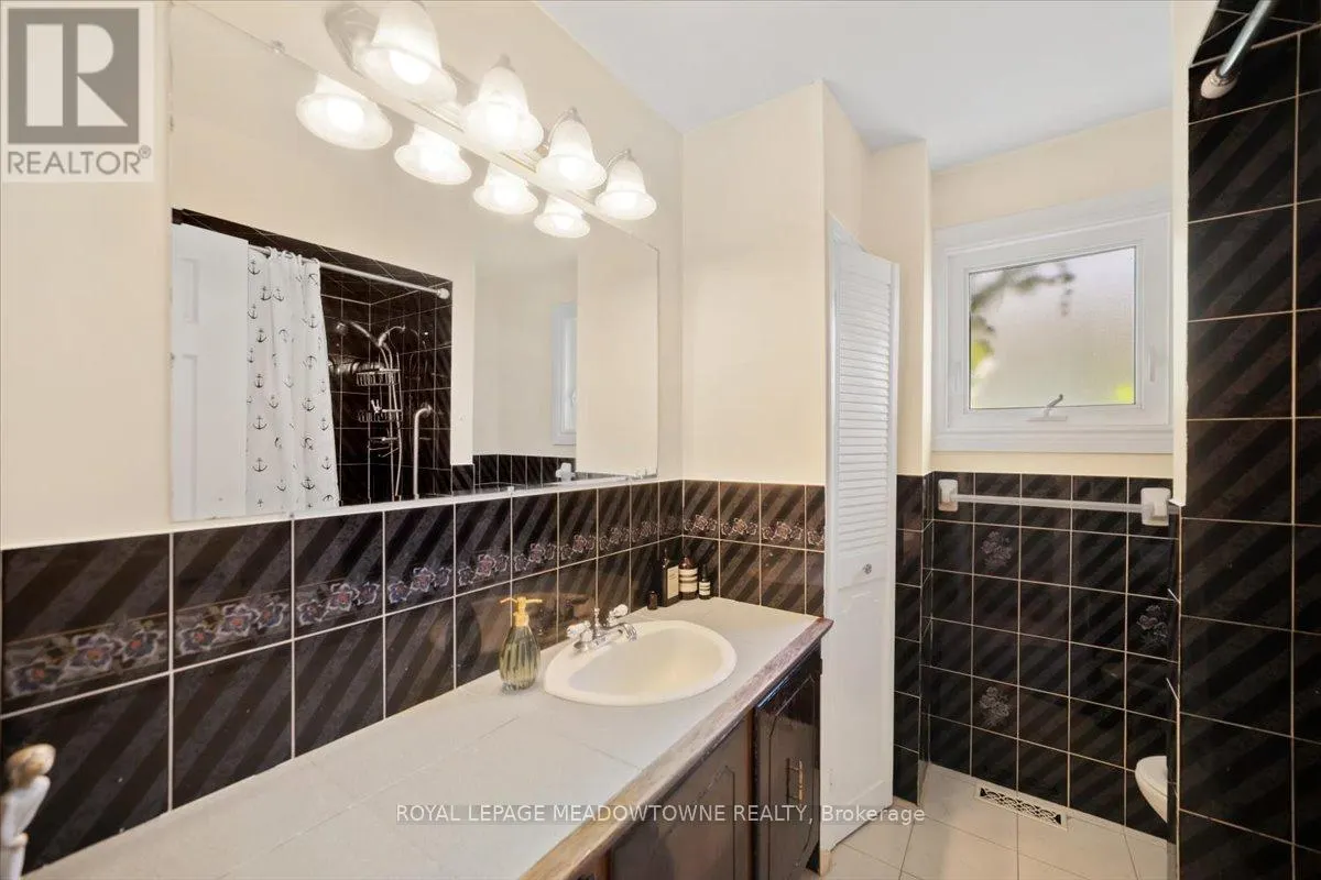 836 GREYCEDAR CRESCENT