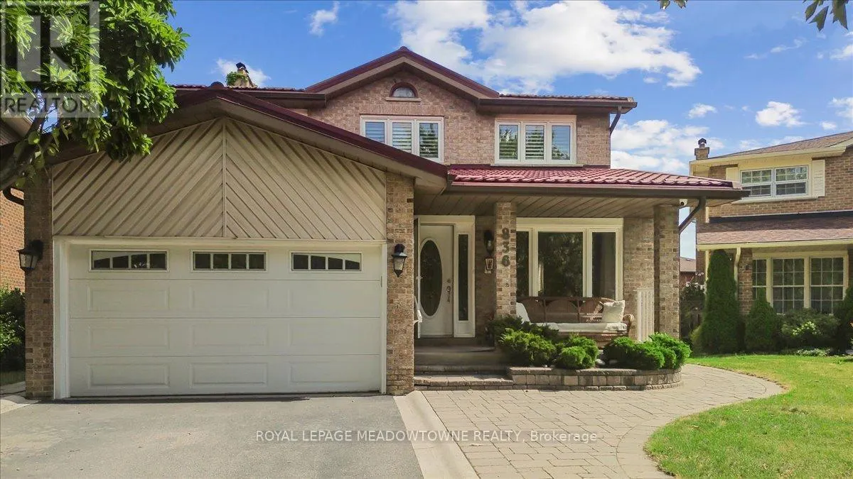 836 GREYCEDAR CRESCENT