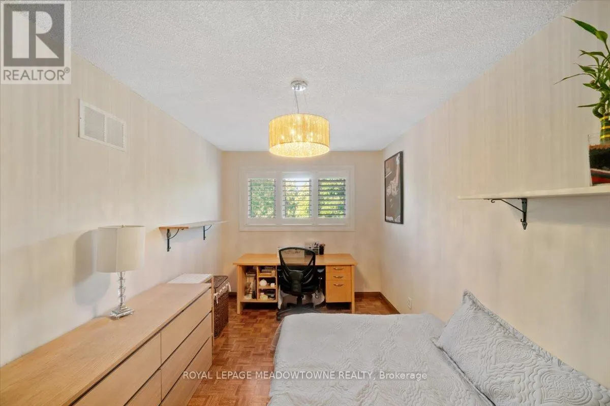 836 GREYCEDAR CRESCENT