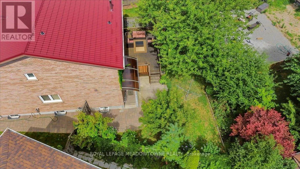 836 GREYCEDAR CRESCENT