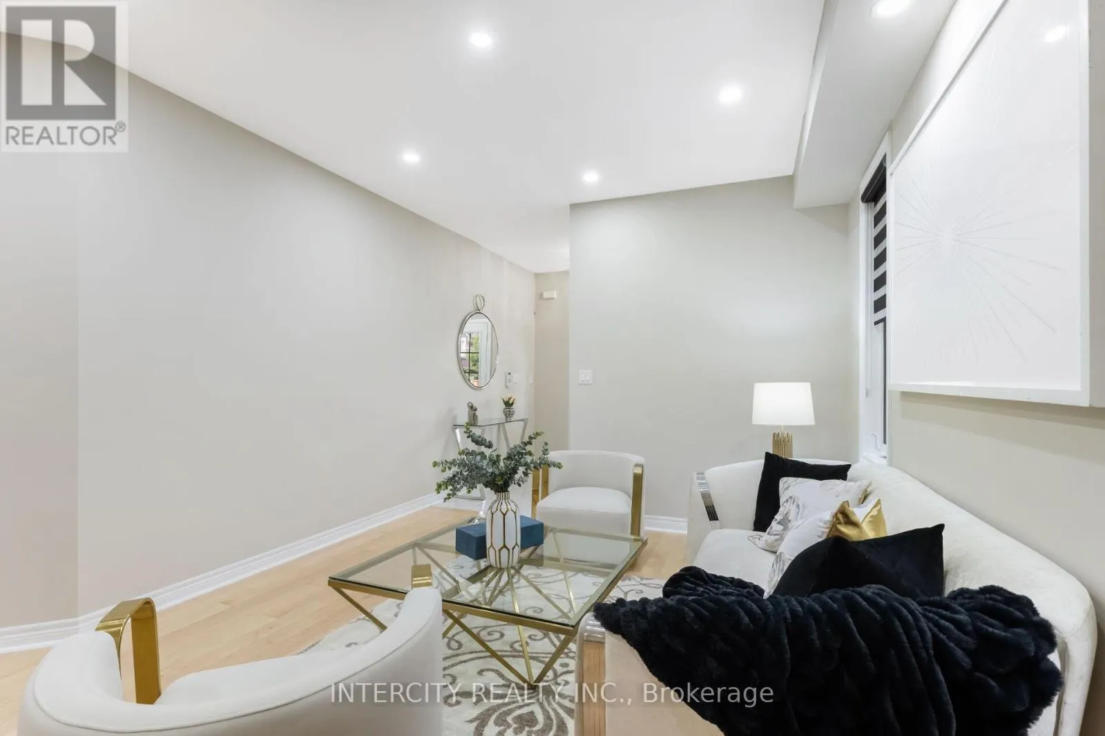 20 RUSSELL CREEK DRIVE
