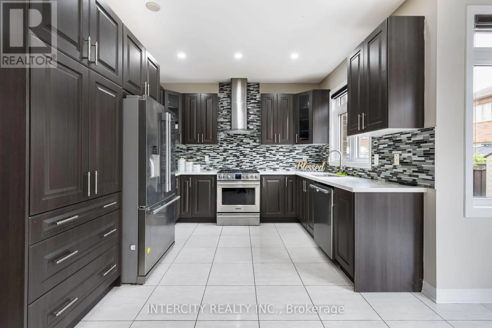 20 RUSSELL CREEK DRIVE
