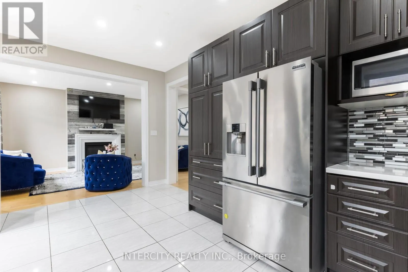 20 RUSSELL CREEK DRIVE