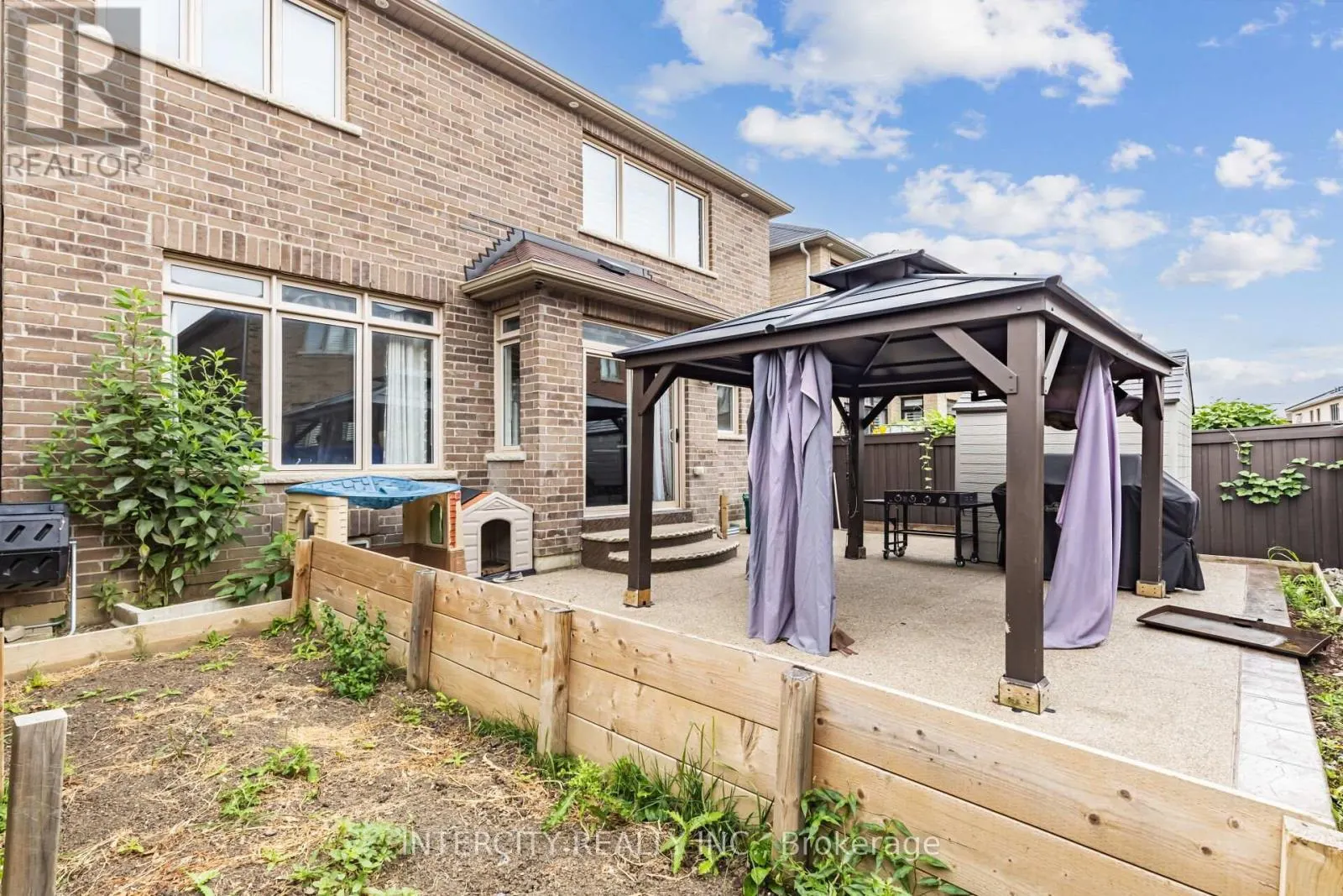 20 RUSSELL CREEK DRIVE