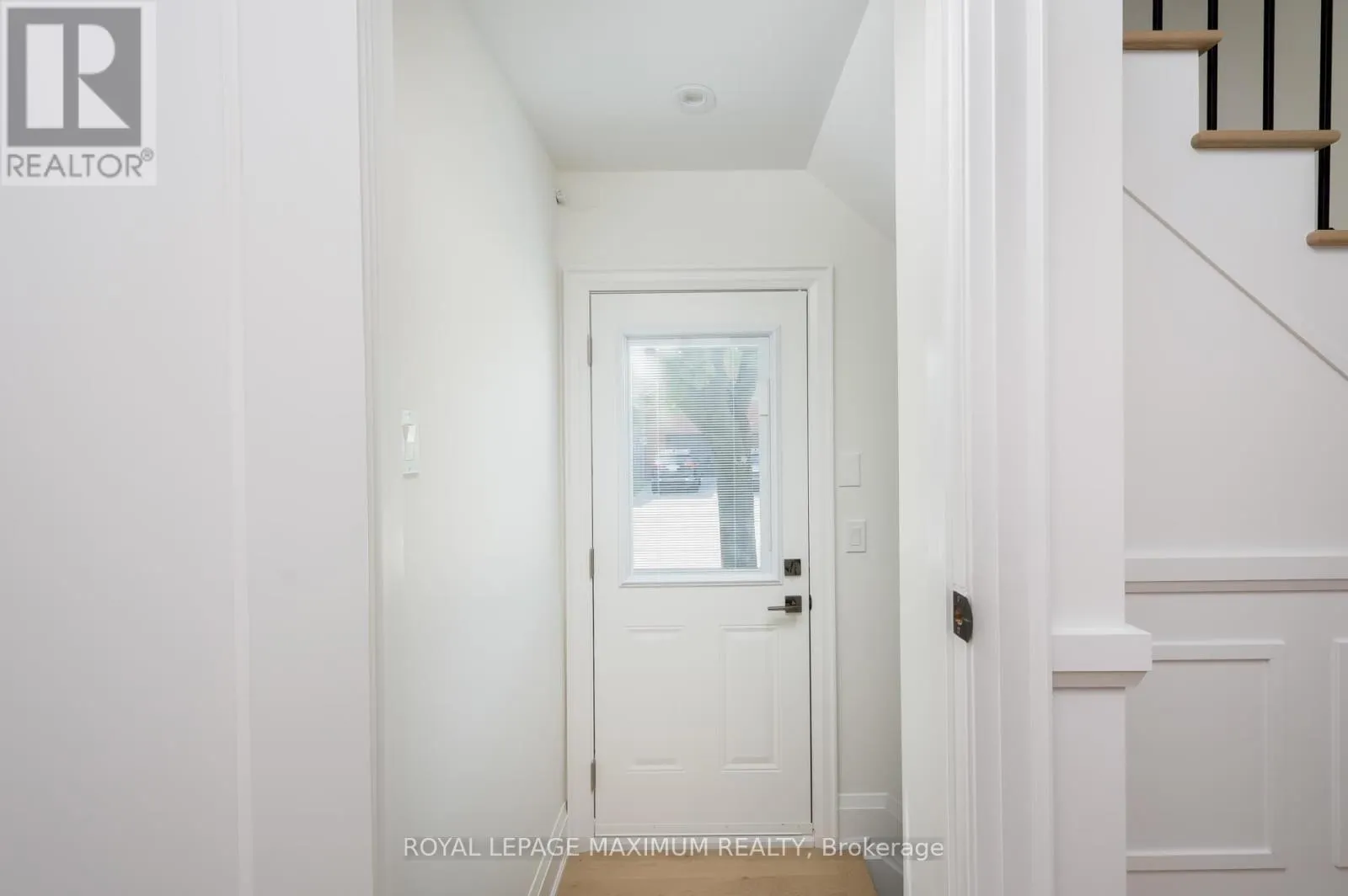 39 B GORT AVENUE