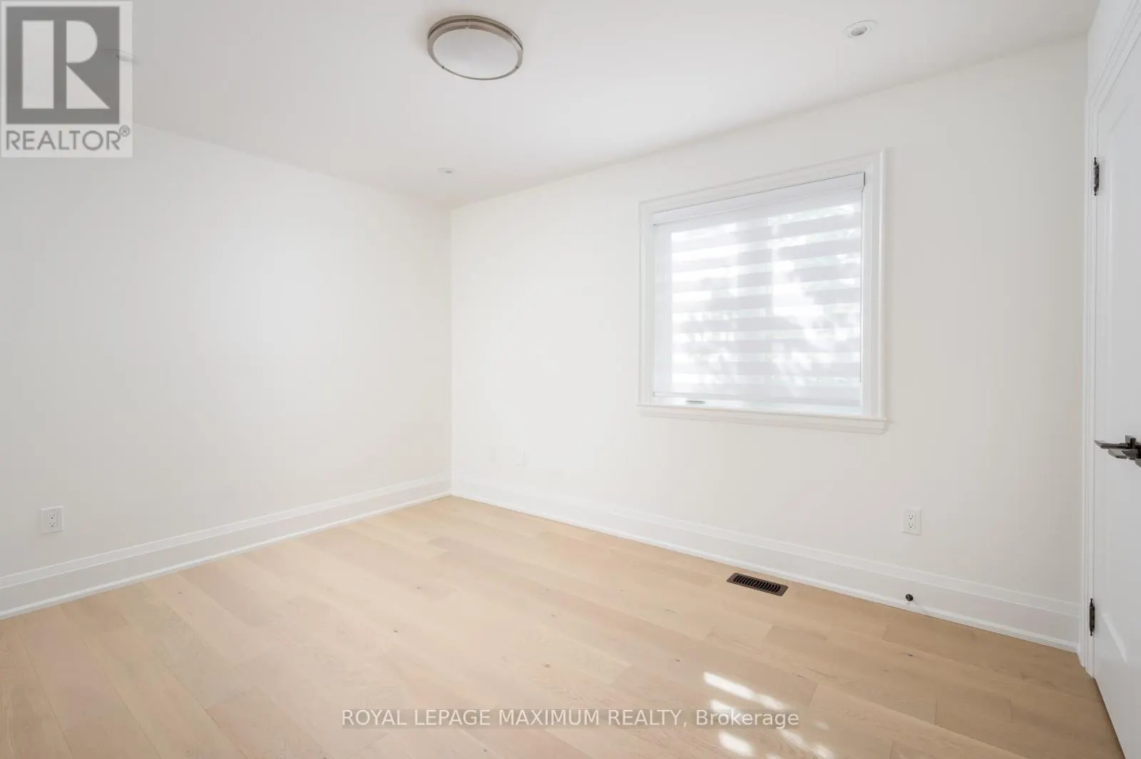 39 B GORT AVENUE