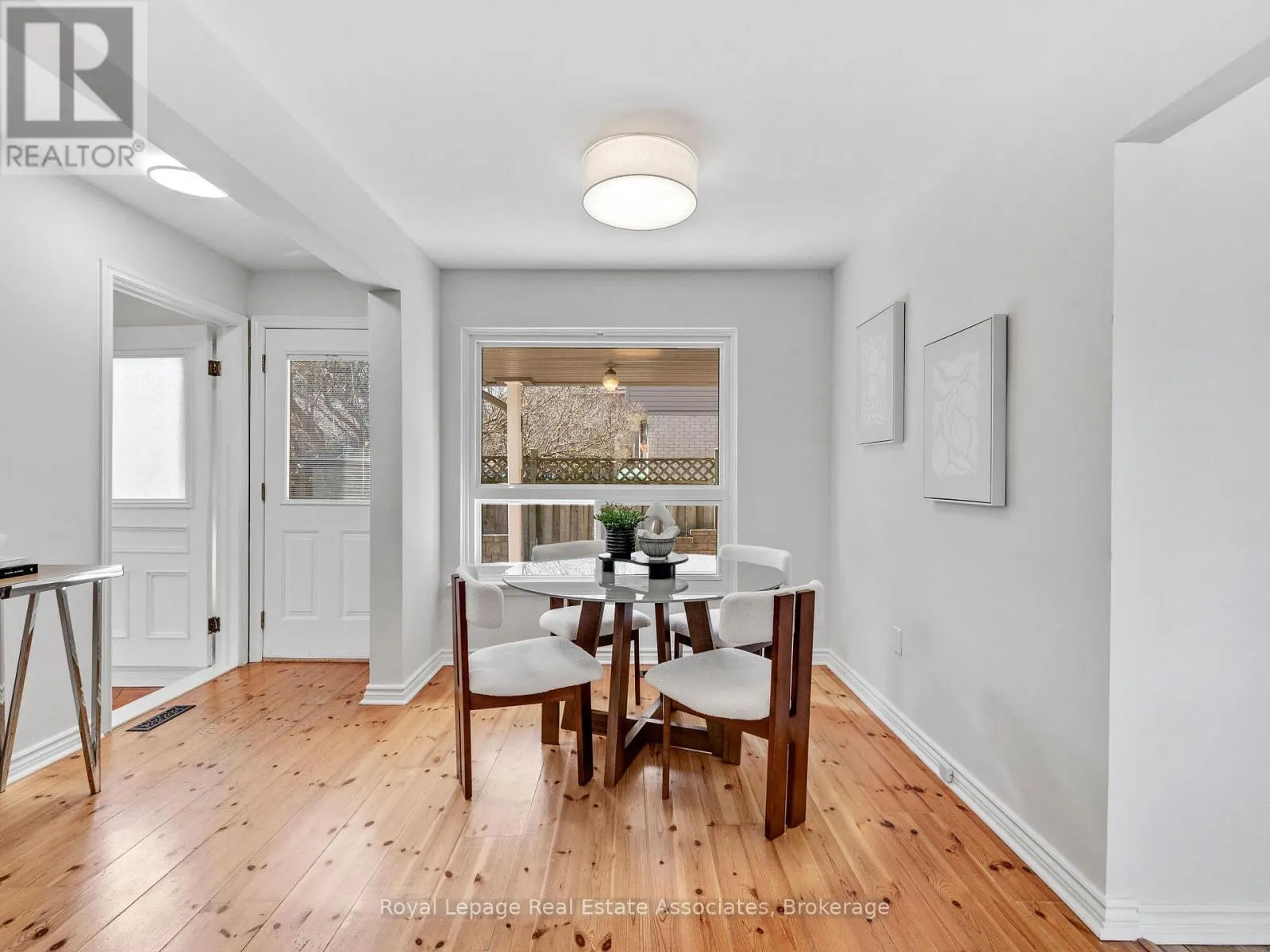 4 DUNRAY COURT