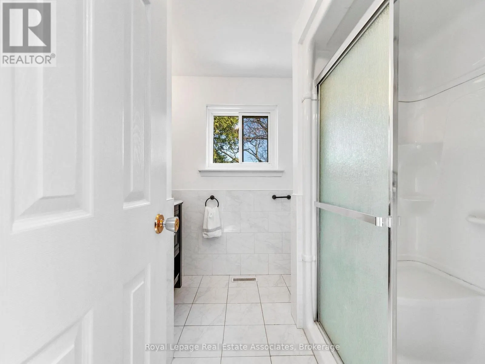4 DUNRAY COURT