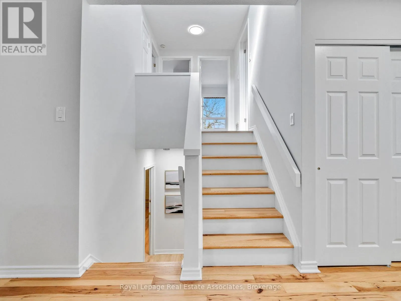 4 DUNRAY COURT
